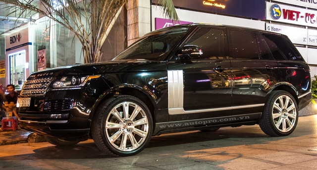  Thêm một chiếc Range Rover Autobiography. 