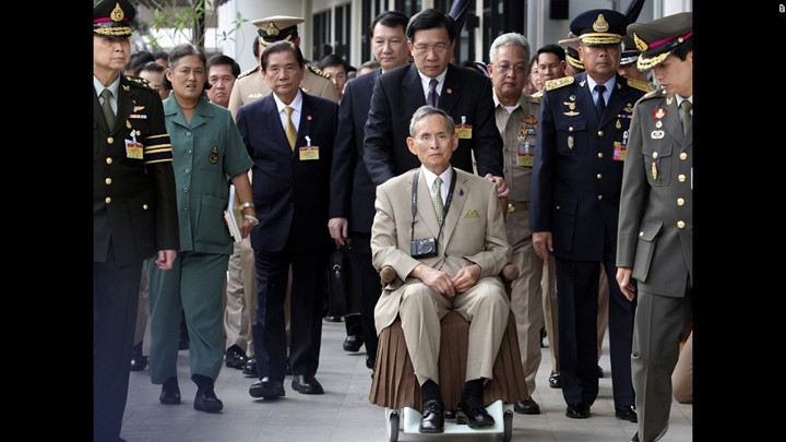 cuoc doi nha vua thai lan bhumibol adulyadej qua anh hinh 13