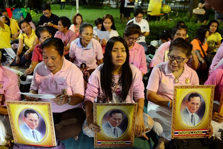 cuoc doi nha vua thai lan bhumibol adulyadej qua anh hinh 17