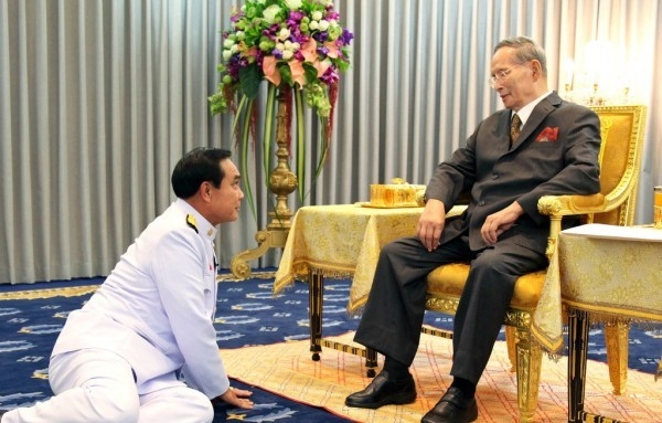 Dao chinh co xay ra neu quoc vuong Thai qua doi? hinh anh 3