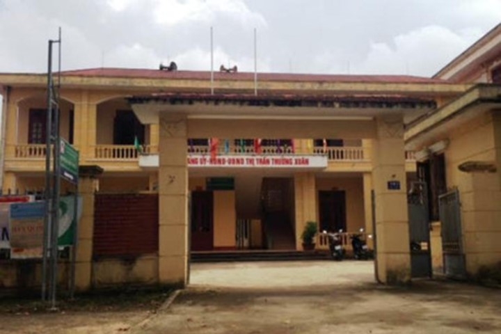 Kết quả hình ảnh cho Đình chỉ trưởng công an thị trấn 'ăn vụng' trong nhà nghỉ