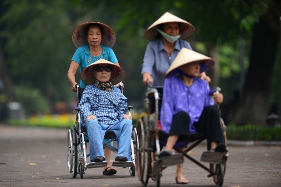 Nguoi Ha Noi trong gio lanh dau mua hinh anh 2