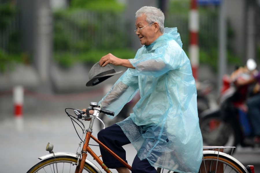 Nguoi Ha Noi trong gio lanh dau mua hinh anh 9