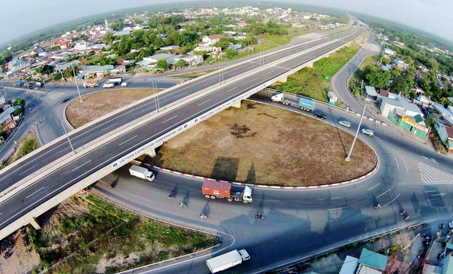  Việt Nam có nhiều tuyến cao tốc được cho là đắt nhất hành tinh. 