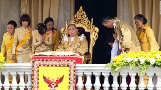 Bhumibol Adulyadej - trai tim, linh hon cua nguoi dan Thai hinh anh 13