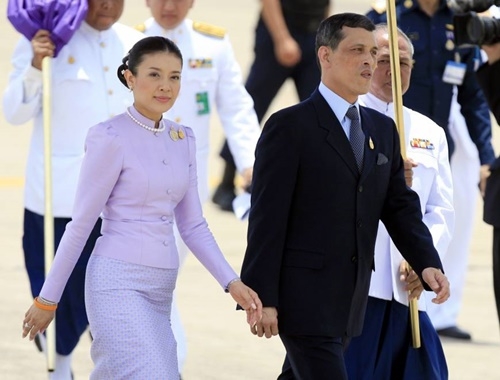 chan-dung-thai-tu-mang-ham-tuong-noi-ngoi-quoc-vuong-thai-lan-1