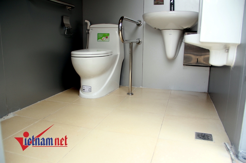 Nhà vệ sinh, nhà vệ sinh công cộng, Chủ tịch, UBND Hà Nội