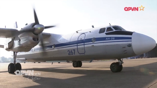 Ngạc nhiên vai trò Sở chỉ huy trên không của An-26 Việt Nam - Ảnh 3.