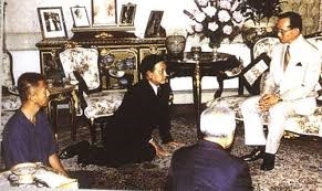 Quoc vuong uy quyen trong 'thoi dai cua dao chinh' hinh anh 3