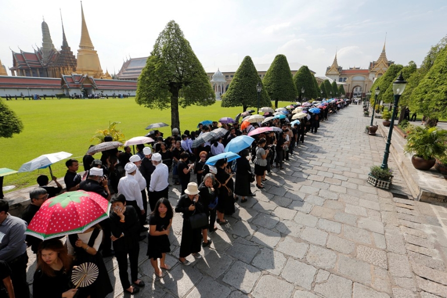 Thu tuong Thai Lan cho don linh cuu cua quoc vuong hinh anh 7