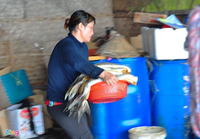 Vu dem ca chet ra quoc lo: Ngu dan phai ban dat tra no hinh anh 7