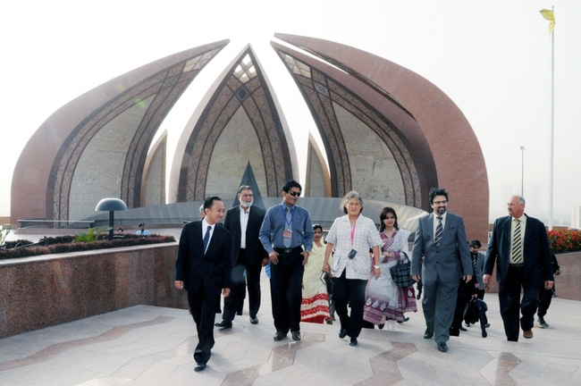 Hình ảnh công chúa Sirindhorn tại Pakistan