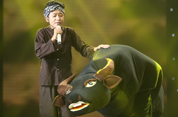 noo-phuoc-thinh-phan-khich-khi-xem-hoc-tro-hat-rock-5