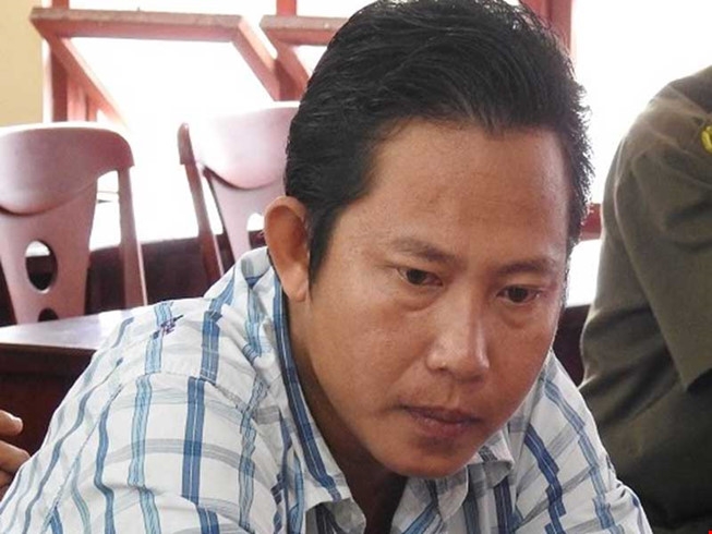 pho cong an xa ban nguoi tai tru so phai boi thuong hinh anh 1