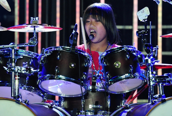 than-dong-danh-trong-trong-nhan-khuay-dong-guong-mat-than-quen-nhi-1