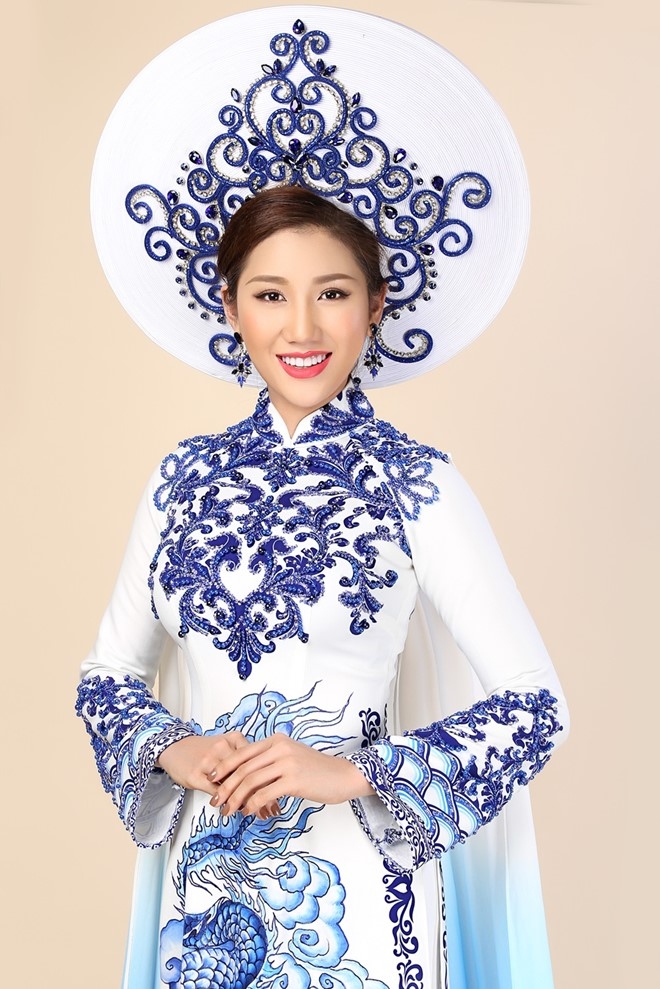 Trang phuc truyen thong cua dai dien Viet o HH Lien luc dia hinh anh 2