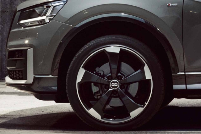  Vành la-zăng của chiếc xe Audi Q2 vừa cập bến Việt Nam khá giống với vành la-zăng của chiếc Audi Q2 Edition #1. 
