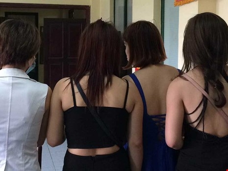 cho tinh tren mang-tu tiep thi cong khai den gai bao tren facebook hinh anh 1