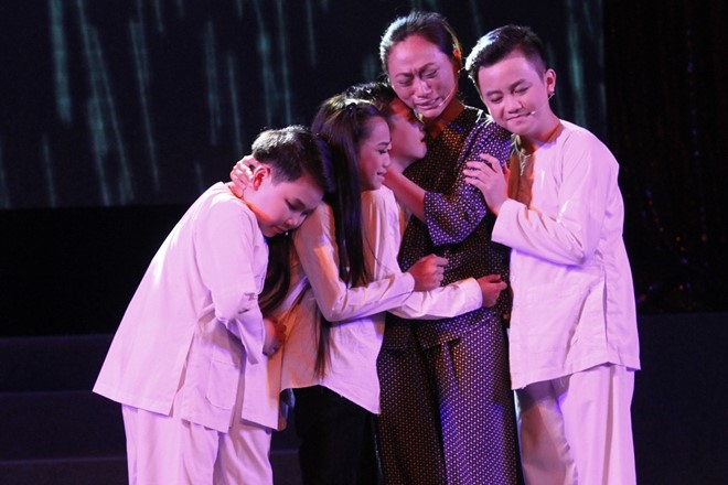 Hoai Linh nhan than dong cai luong mien Tay lam con nuoi hinh anh 7