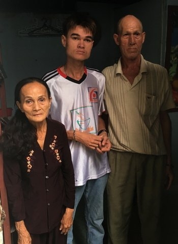 chuyện tình yêu, vé số, thiểu năng, gia đình hạnh phúc