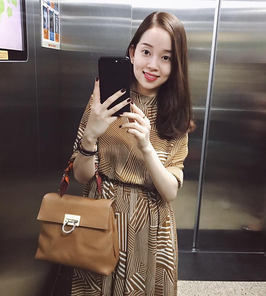 ly-kute-lien-tuc-khoe-anh-selfie-1