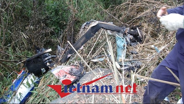 hiện trường máy bay rơi, rơi máy bay, máy bay rơi, máy bay trực thăng, máy bay quân sự