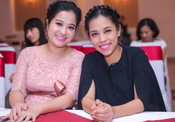 hong-phuong-be-bung-bau-hon-6-thang-du-hop-bao-3