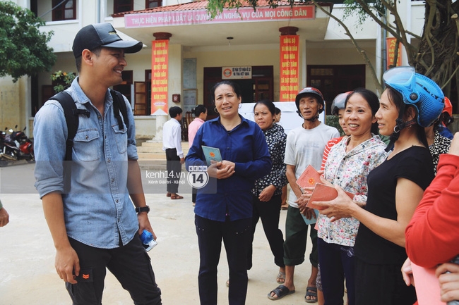 MC Phan Anh: Nhận lại những nụ cười, lời cảm ơn chân thành từ bà con, với tôi như vậy là quá đủ - Ảnh 2.