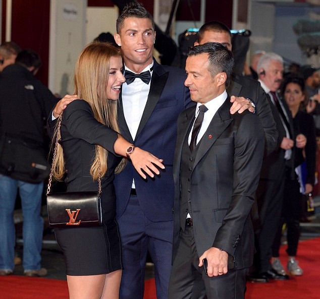 Ronaldo bo nhiem con gai ‘sieu co’ Mendes lam tro ly hinh anh 2