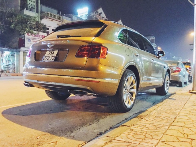  Mẫu SUV siêu sang của đại gia Ninh Bình sở hữu biển kiểm soát cặp thần tài lớn đẹp mắt. 