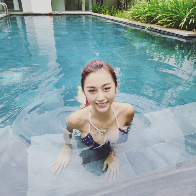 ve dep nong bong cua dj 