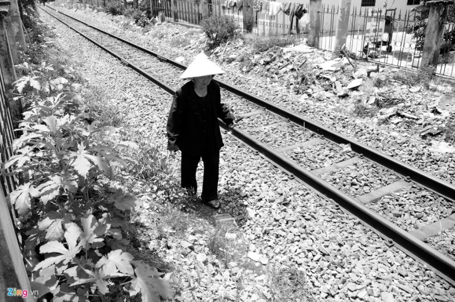 Cuoc doi nhung nguoi phu nu khon kho o Ha Noi, Sai Gon hinh anh 5