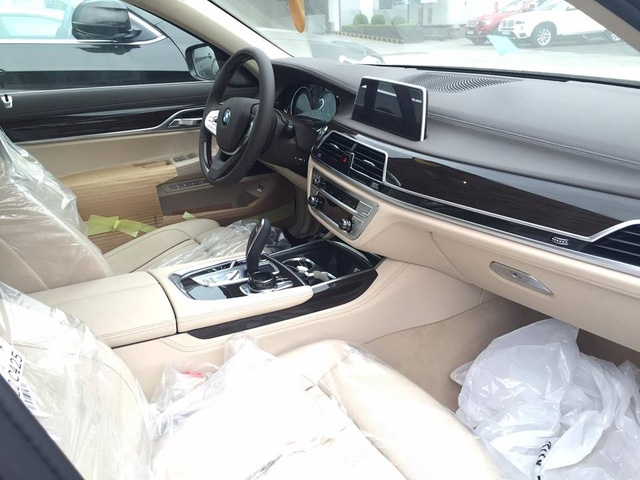 Đại gia Hà Tĩnh gây choáng với BMW 750Li 2016 8,9 tỷ Đồng biển tứ quý 7 - Ảnh 3.