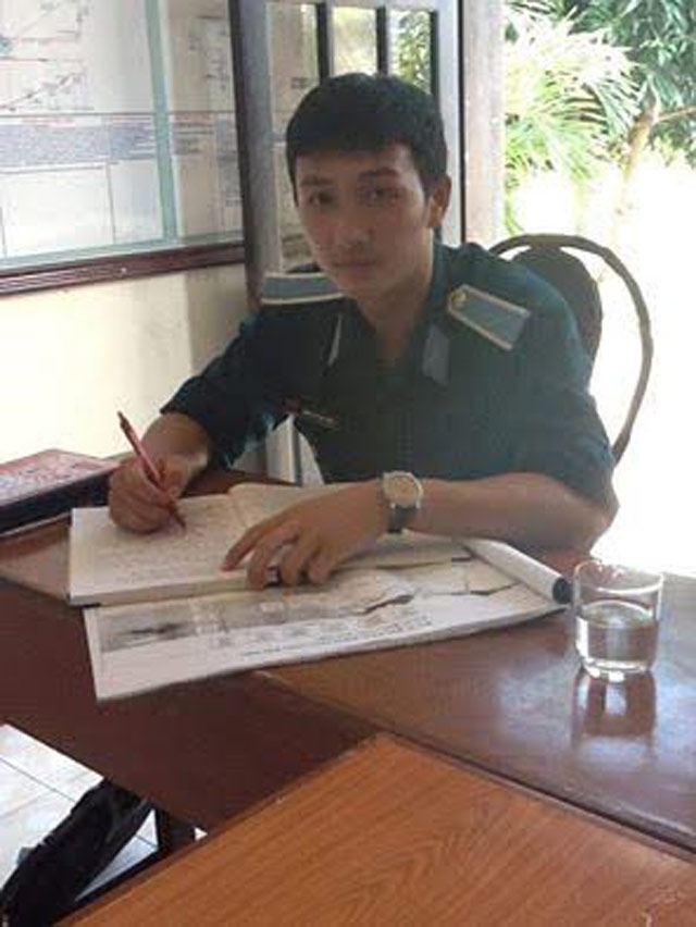 may bay roi: nghen ngao tam su cua chang phi cong tre gui me hinh anh 2
