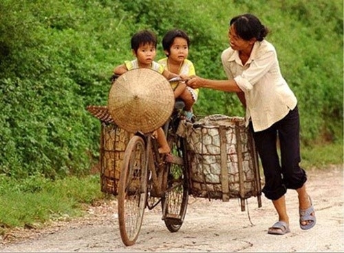 Nhung khoanh khac xuc dong ve nguoi me Viet Nam hinh anh 8