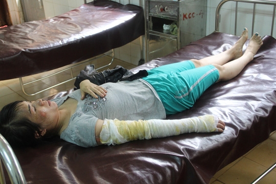 Bốp vài phát vào đầu, có gì đâu các anh chị nhộn nhạo? - Ảnh 3.