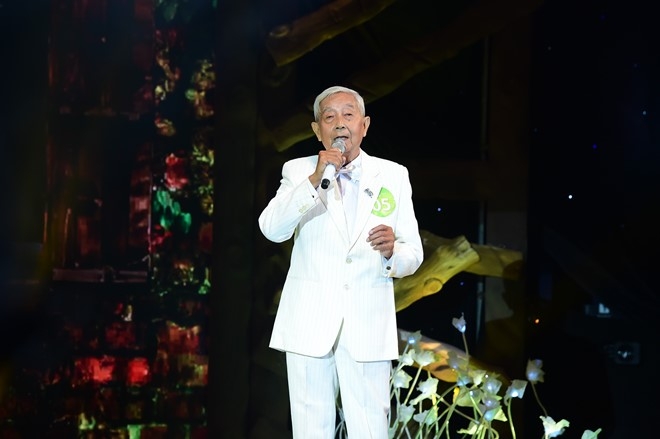Cu ong 78 tuoi khoc khi to tinh voi vo tren song truyen hinh hinh anh 2