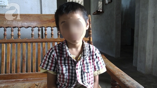 Bi kịch hai chị em gái trở thành mẹ nhí ở tuổi 13, 15 qua lời tâm sự chát lòng của người mẹ