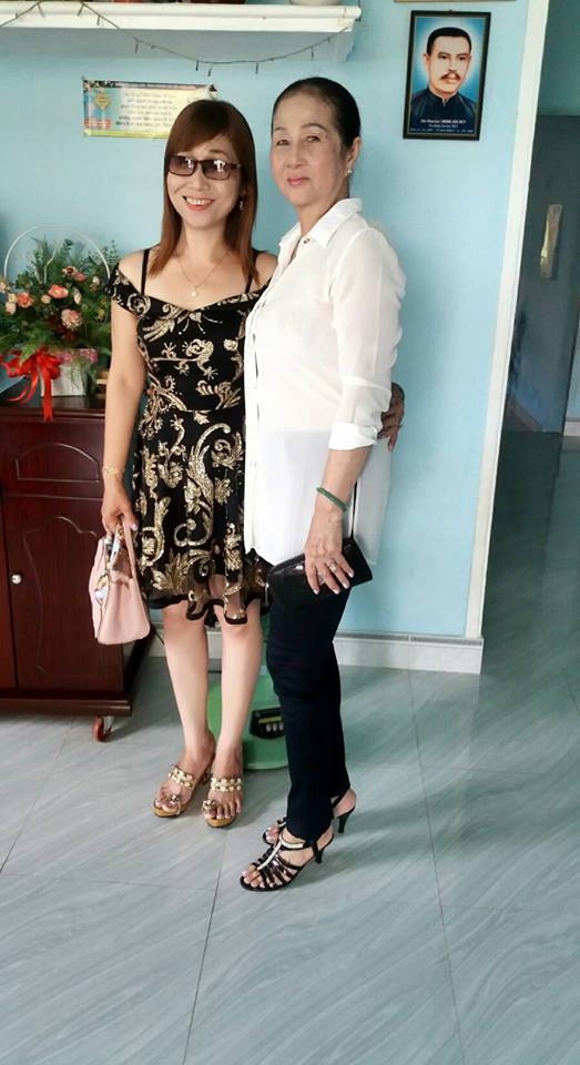 bà và mẹ