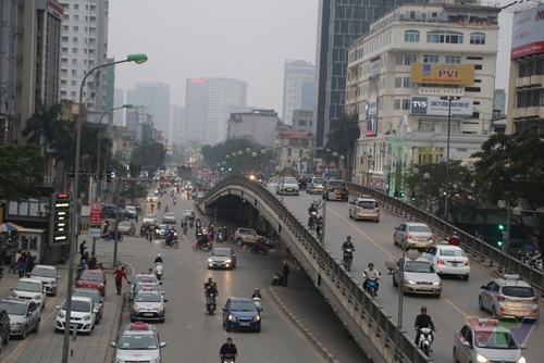 ha-noi-tam-dong-cua-cau-vuot-lang-ha-huynh-thuc-khang-vao-dem