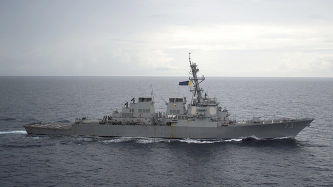 Khu trục hạm USS Decatur của Hải quân Mỹ trên Biển Đông ngày 13.10.2016 /// Hải quân Mỹ