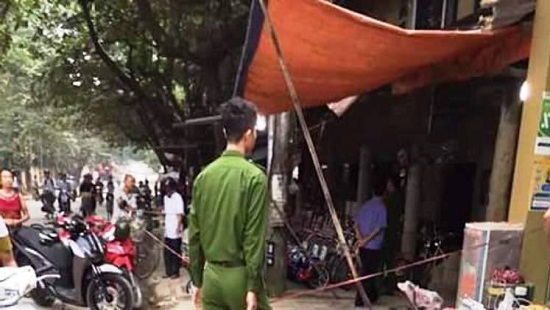 mau thuan trong quan nhau, vung dao doat mang lien luc 2 nguoi hinh anh 1