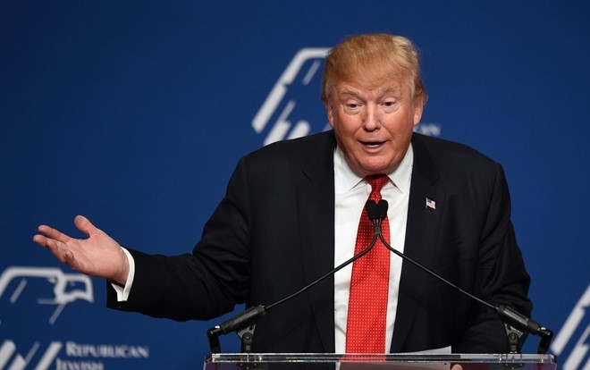Om ao vong quyen luc, Trump san sang cham lua dot nuoc My? hinh anh 1