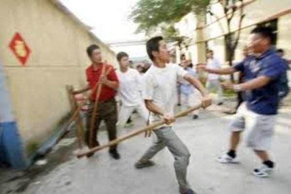 Kết quả hình ảnh cho Bênh bạn nữ, nam thiếu niên bị đánh tử vong