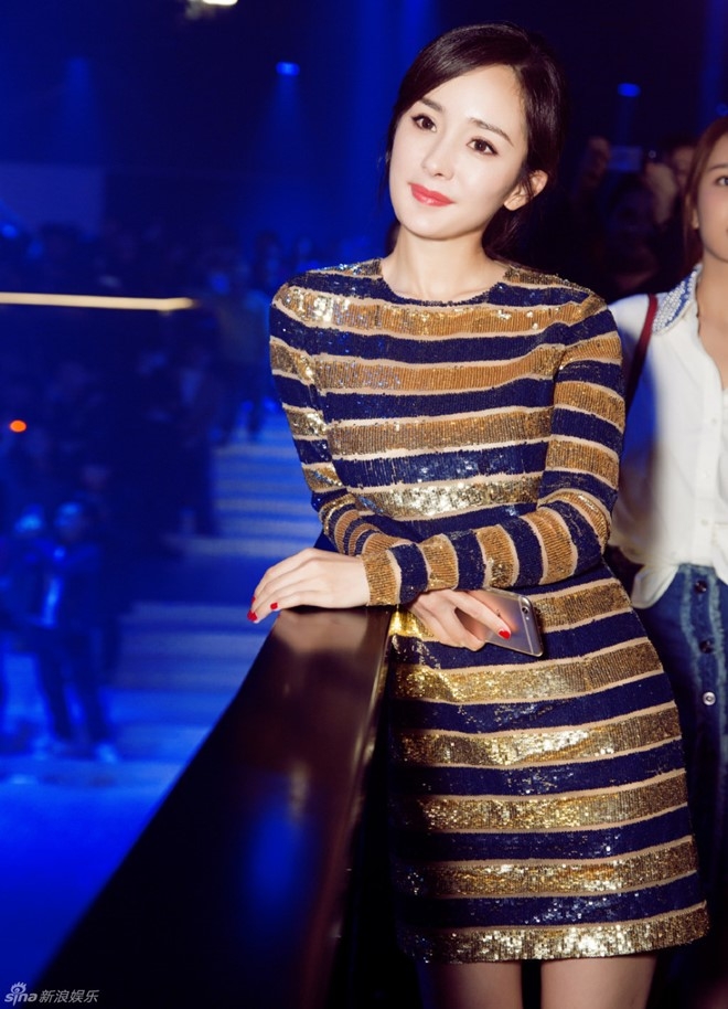 Duong Mich gay go ben dan sao trong su kien hinh anh 2