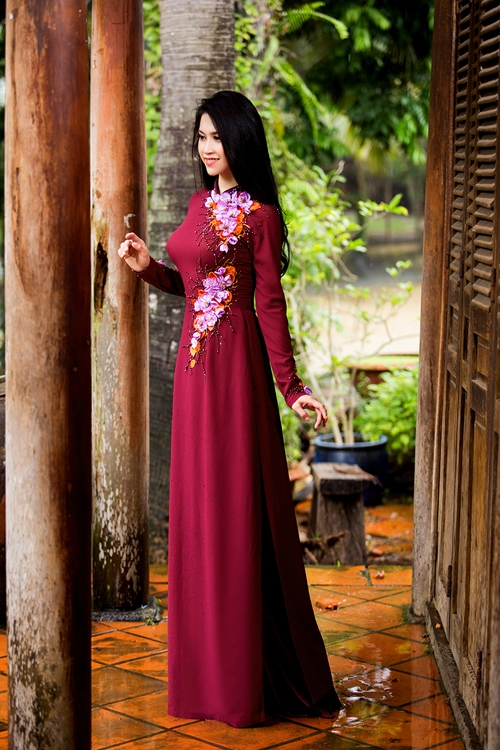 hoa-hau-thu-vu-goi-y-ao-dai-lua-ton-dang-8