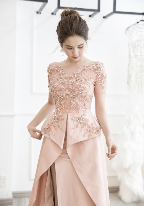 ngoc-trinh-chun-bi-vay-ao-long-lay-cho-su-kien-o-han-quoc-6