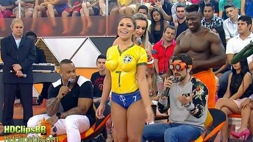 nong nguoi voi gameshow tim chu tren co the mau nu sexy hinh anh 4