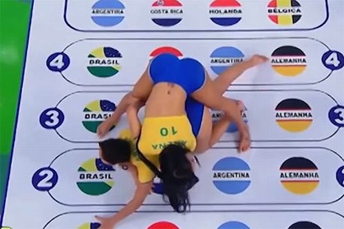 nong nguoi voi gameshow tim chu tren co the mau nu sexy hinh anh 7