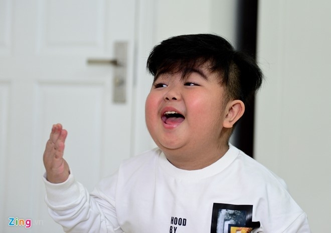 Than dong Tin Tin va cuoc song vang cha tu luc moi sinh hinh anh 1